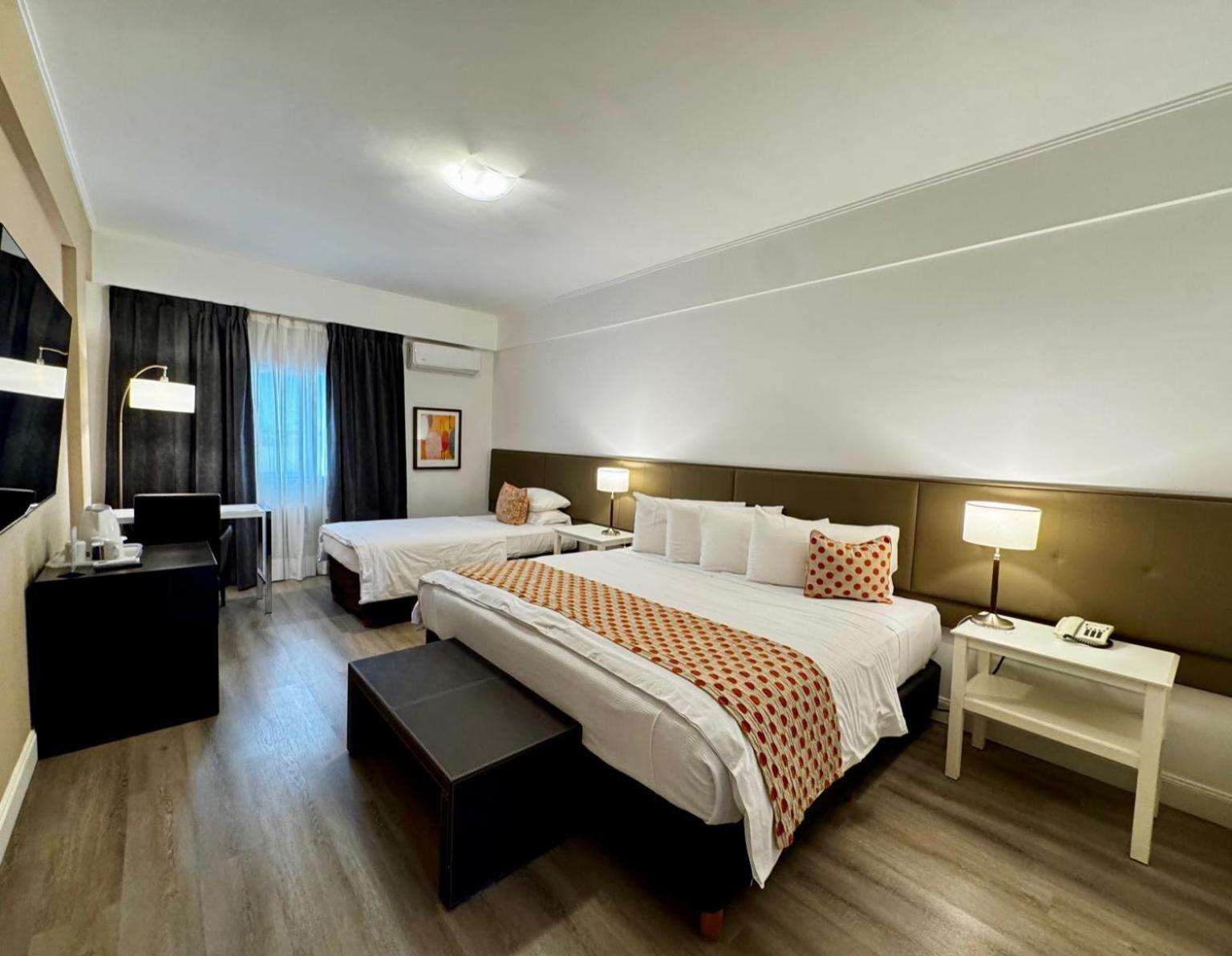 Hotel Tolosa Пуерто-Мадрин Екстер'єр фото